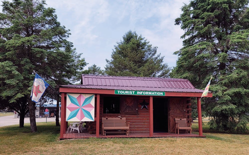 Barn quilt on a log cabin in Shipshewana